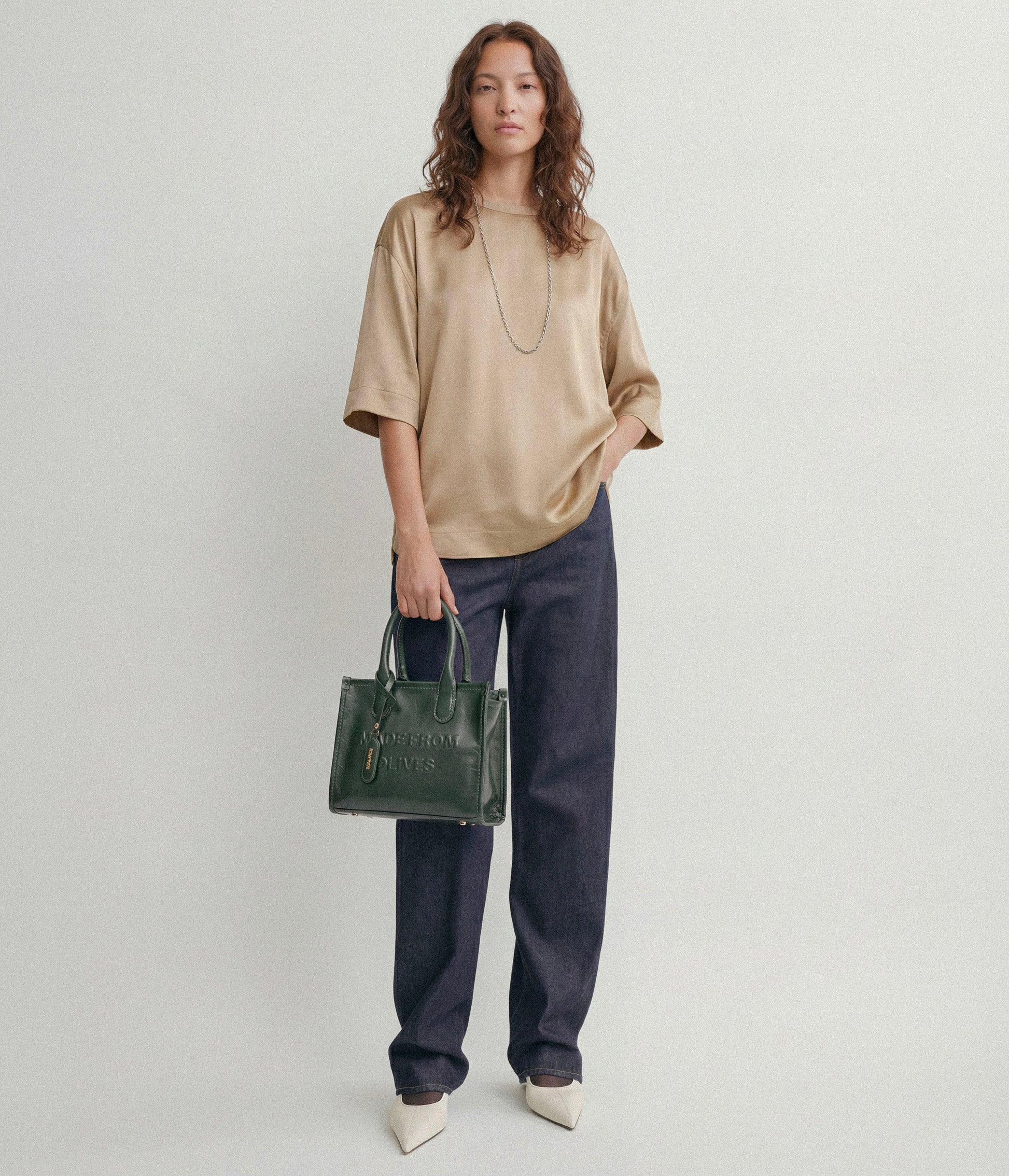 Alima Deluxe Tote M - Verde Foresta (a base di olive)