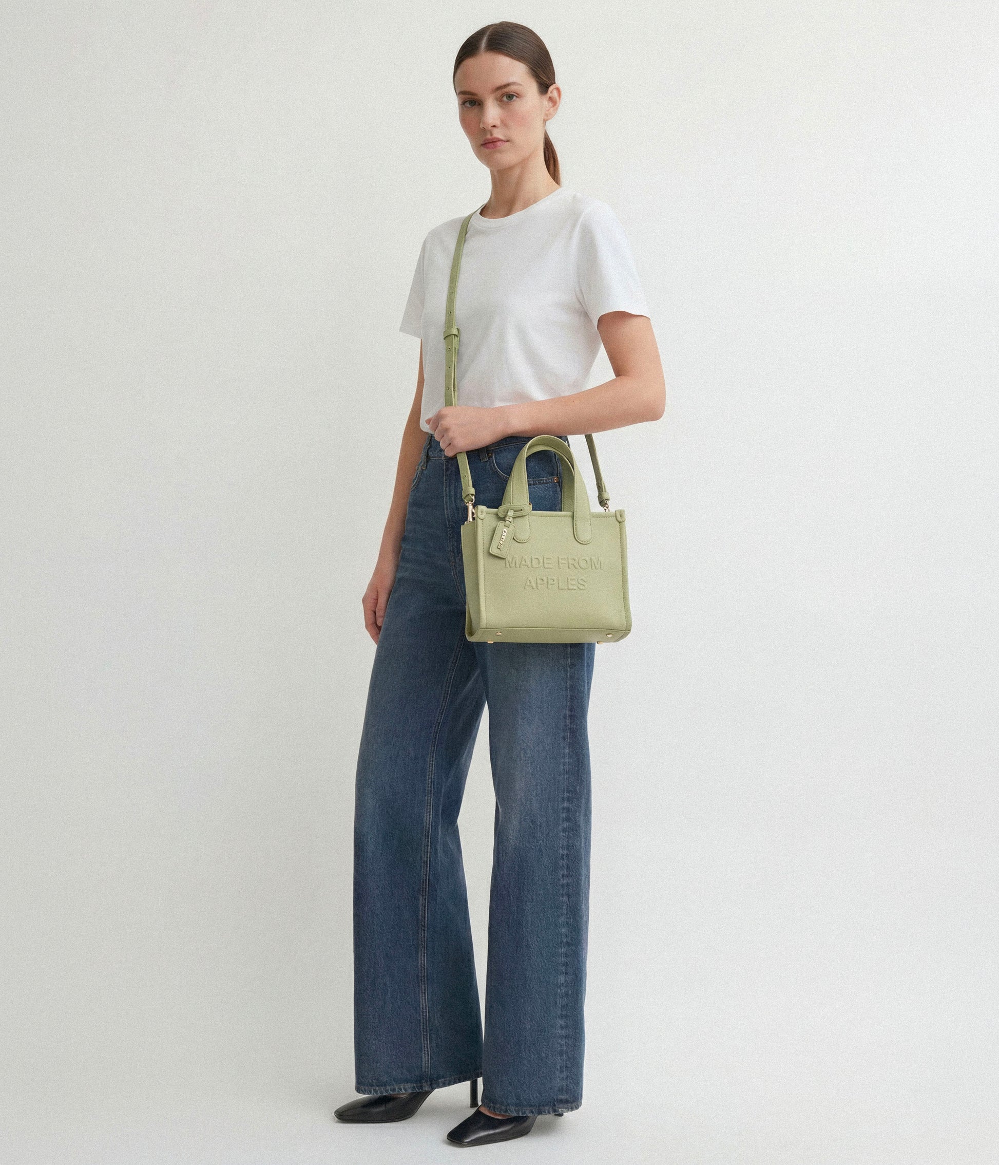Alima Tote M - Sage (Apple-based)